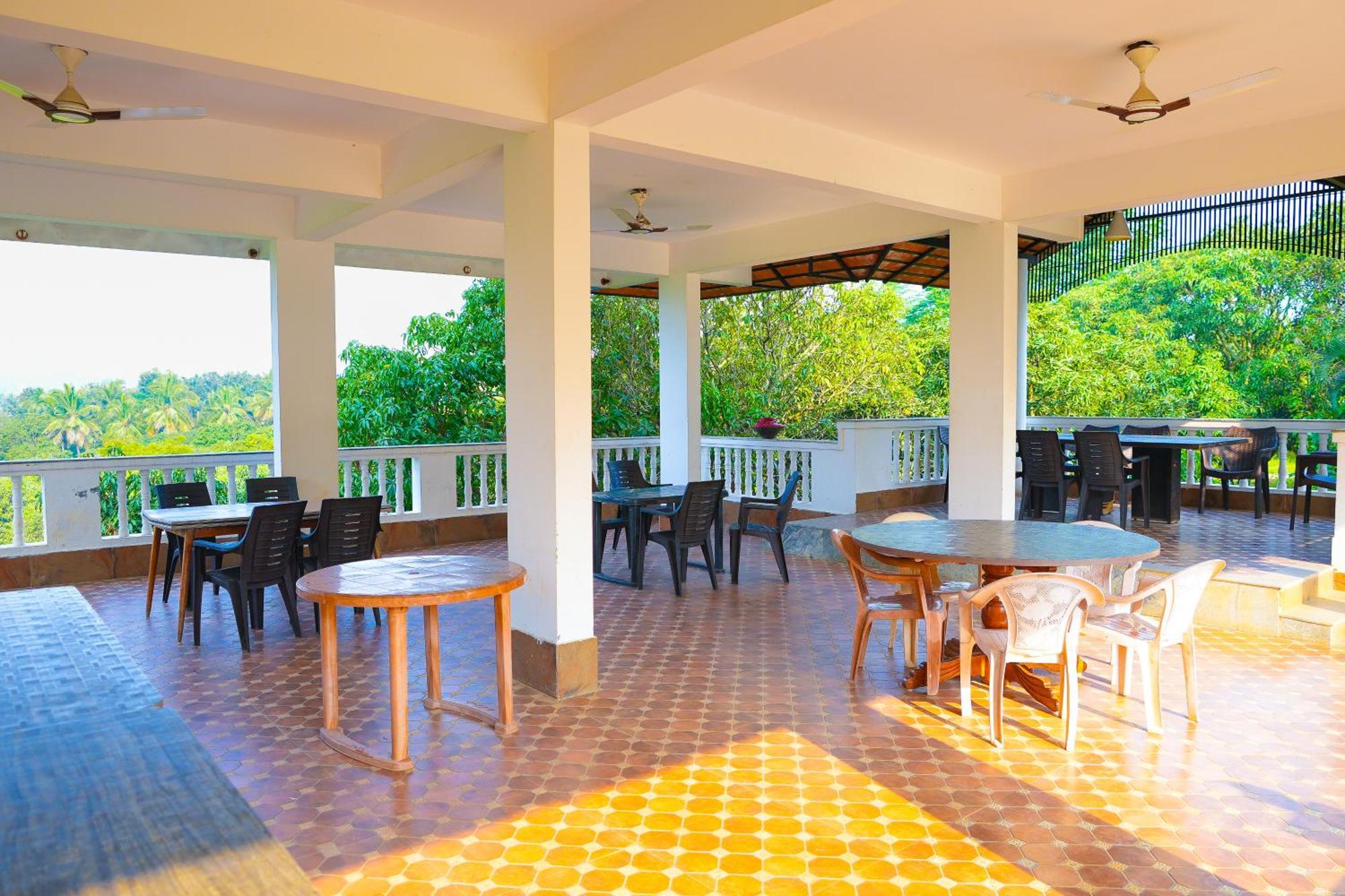 Bana The Wild Waters Hotel Muduvādi Exterior photo